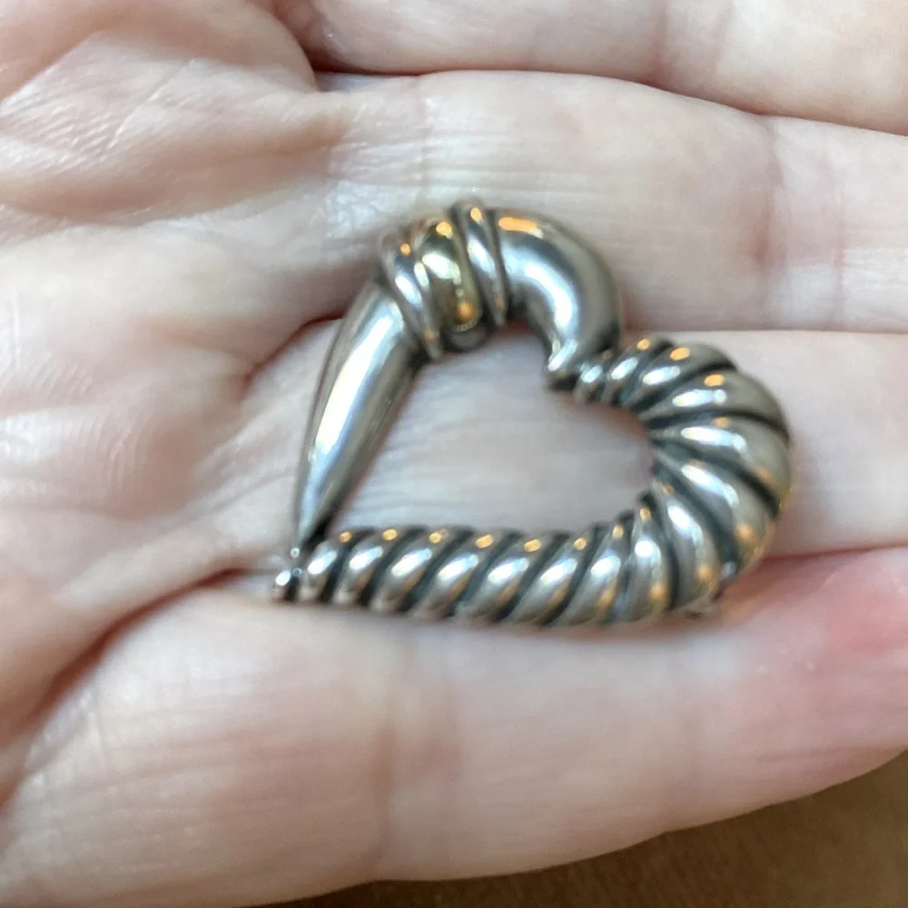 David Yurman Silver and Gold Heart Brooch - Picture 8 of 12